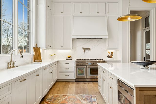 8864 Edgecomb Dr, College Grove, TN 37046