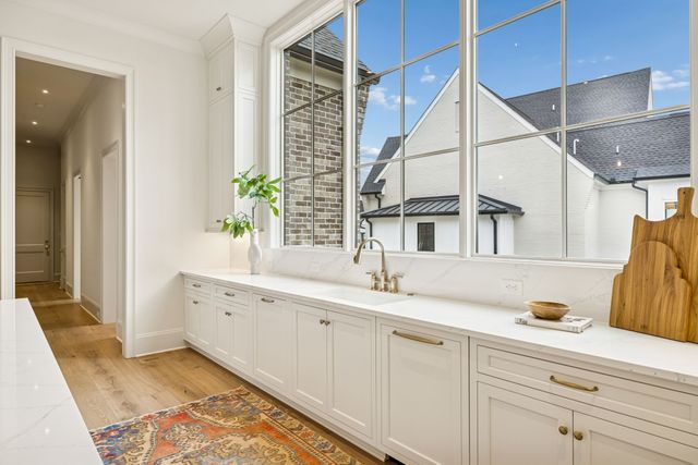 8864 Edgecomb Dr, College Grove, TN 37046