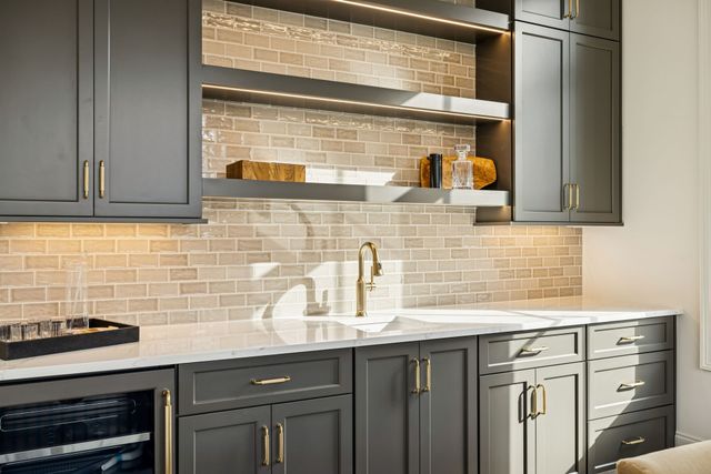 8864 Edgecomb Dr, College Grove, TN 37046