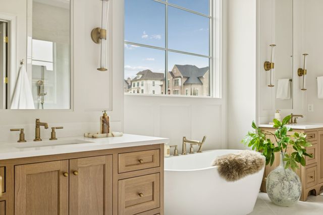 8864 Edgecomb Dr, College Grove, TN 37046