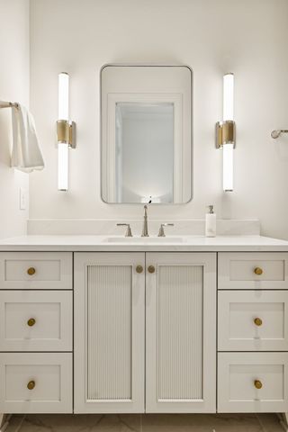 8864 Edgecomb Dr, College Grove, TN 37046