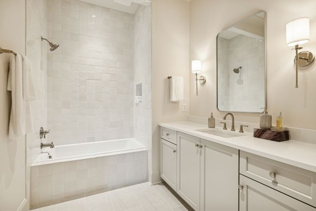 8864 Edgecomb Dr, College Grove, TN 37046