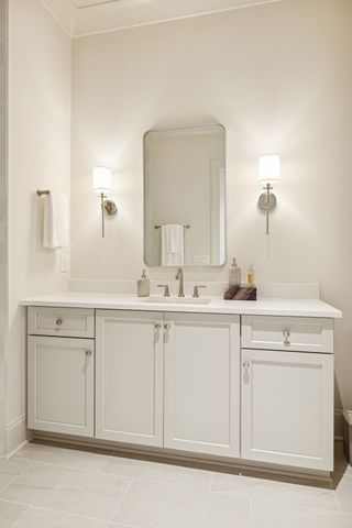 8864 Edgecomb Dr, College Grove, TN 37046