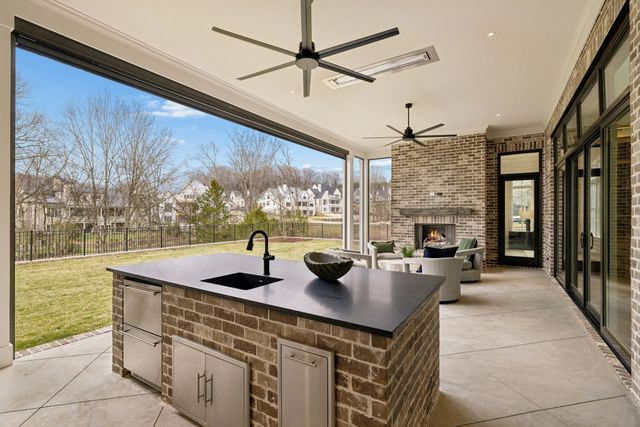 8864 Edgecomb Dr, College Grove, TN 37046