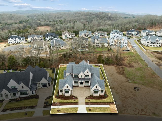 8864 Edgecomb Dr, College Grove, TN 37046