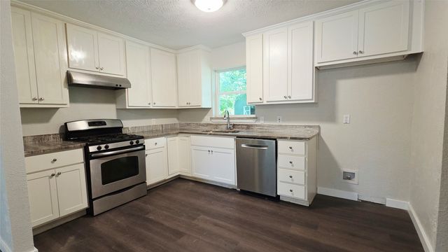 314 16th Street W, Irving, TX 75060