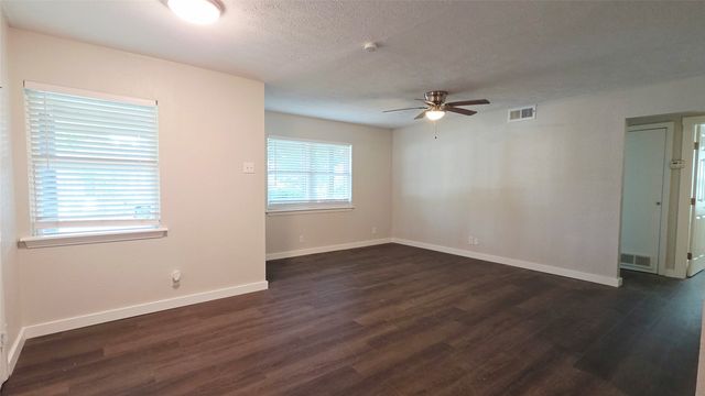 314 16th Street W, Irving, TX 75060