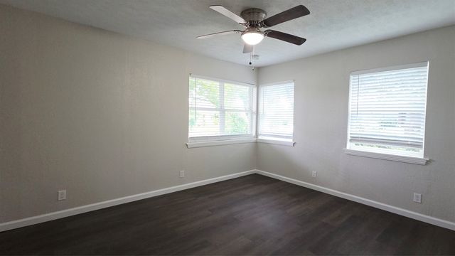 314 16th Street W, Irving, TX 75060
