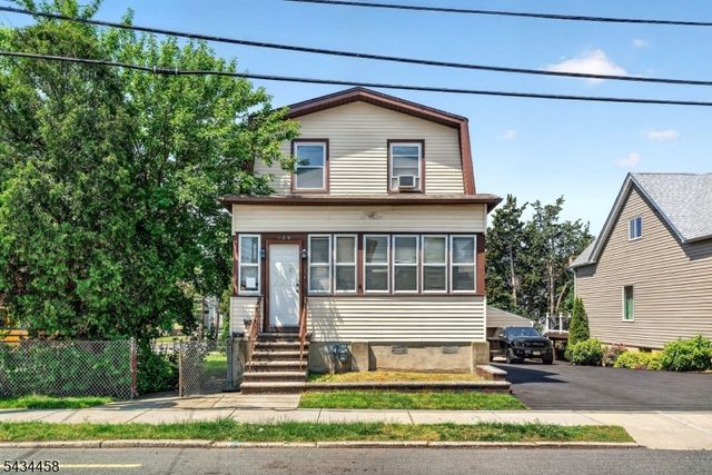 109 Main St, Garfield City, NJ 07026