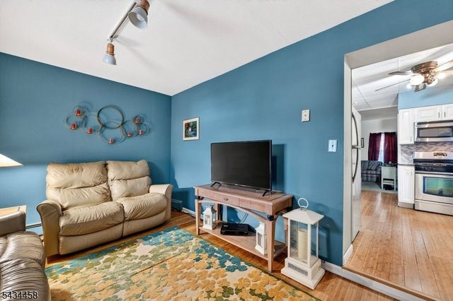 109 Main St, Garfield City, NJ 07026