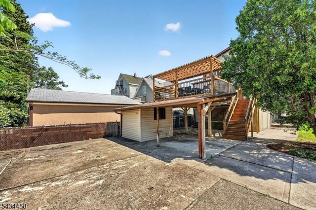 109 Main St, Garfield City, NJ 07026