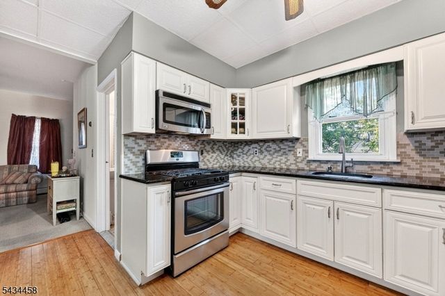 109 Main St, Garfield City, NJ 07026