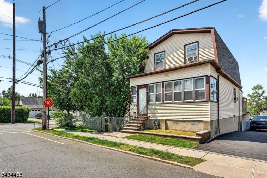 109 Main St, Garfield City, NJ 07026