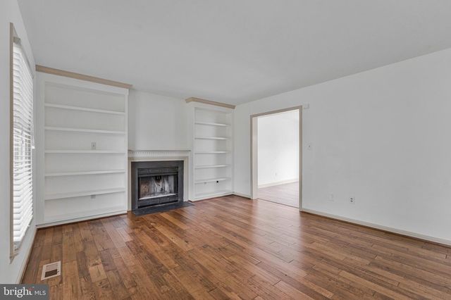 3 NEW CUT RD, Round Hill, VA 20141