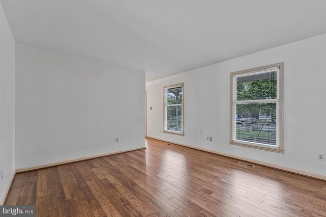 3 NEW CUT RD, Round Hill, VA 20141