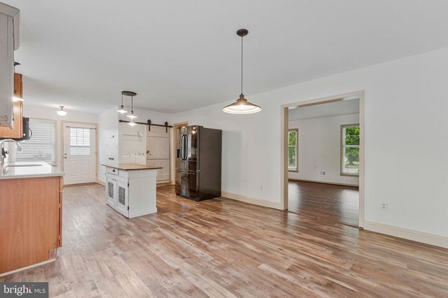 3 NEW CUT RD, Round Hill, VA 20141