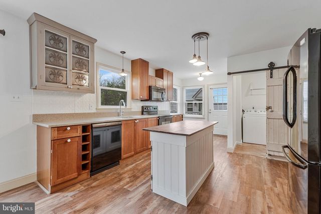 3 NEW CUT RD, Round Hill, VA 20141