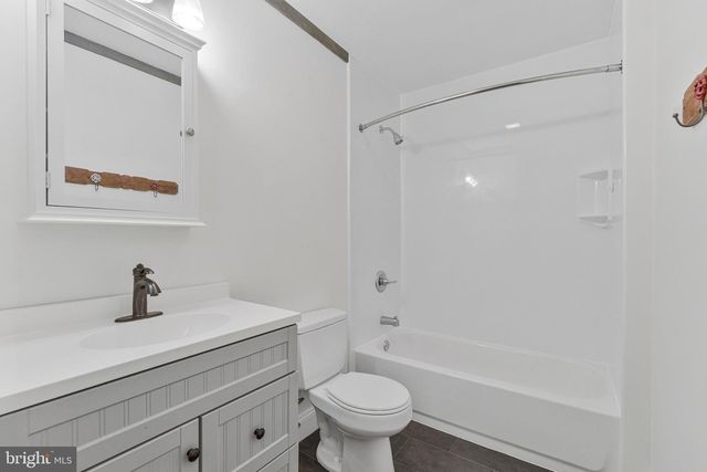 3 NEW CUT RD, Round Hill, VA 20141
