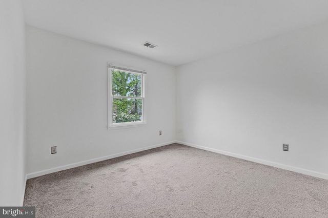 3 NEW CUT RD, Round Hill, VA 20141