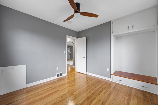 530 37th Street NE, Cedar Rapids, IA 52402