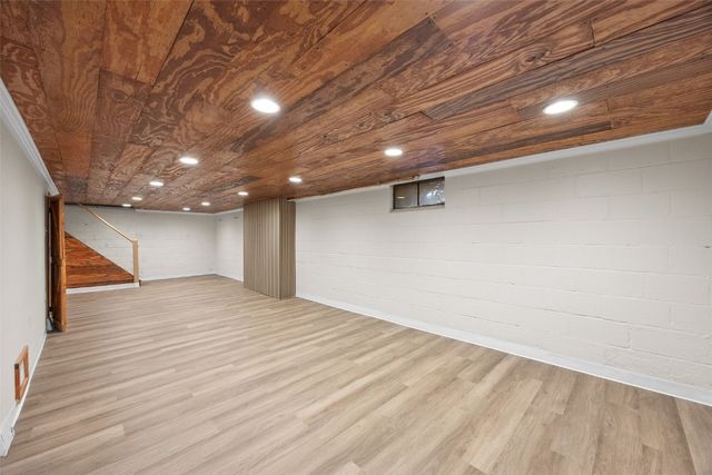 530 37th Street NE, Cedar Rapids, IA 52402