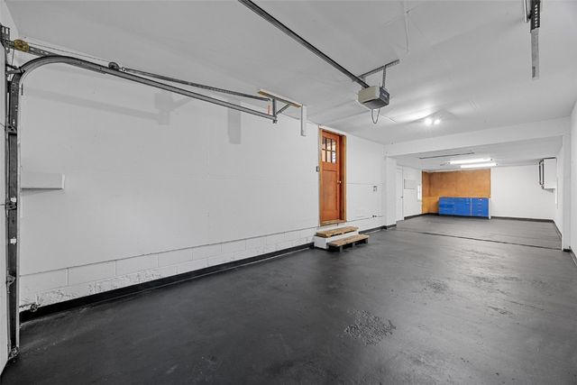 530 37th Street NE, Cedar Rapids, IA 52402