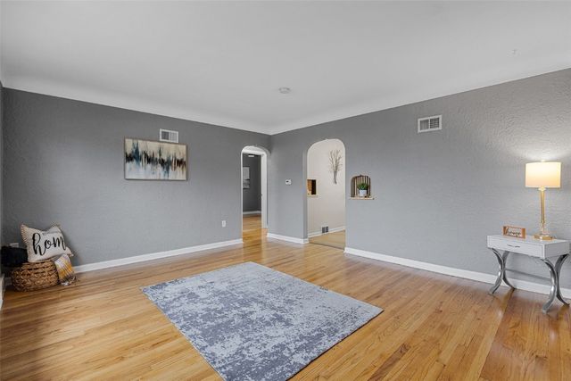 530 37th Street NE, Cedar Rapids, IA 52402