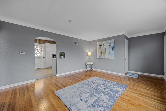 530 37th Street NE, Cedar Rapids, IA 52402