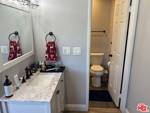 18640 Collins Street 216, Tarzana, CA 91356