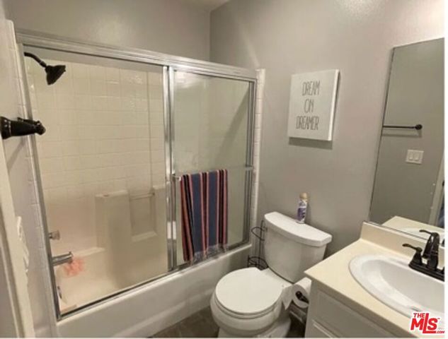 18640 Collins Street 216, Tarzana, CA 91356