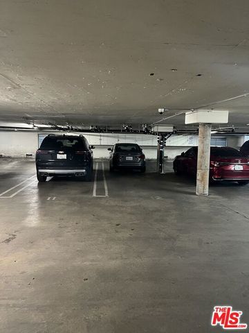 18640 Collins Street 216, Tarzana, CA 91356