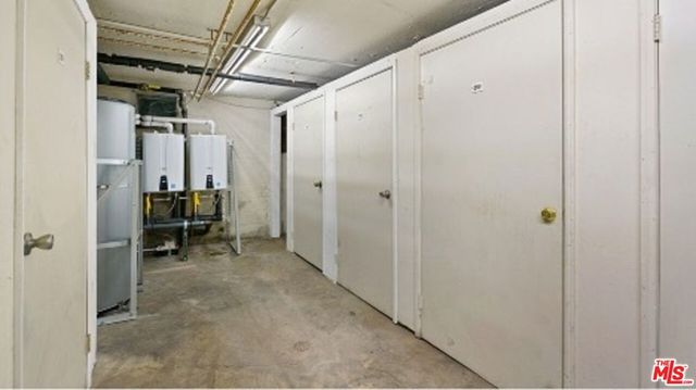 18640 Collins Street 216, Tarzana, CA 91356