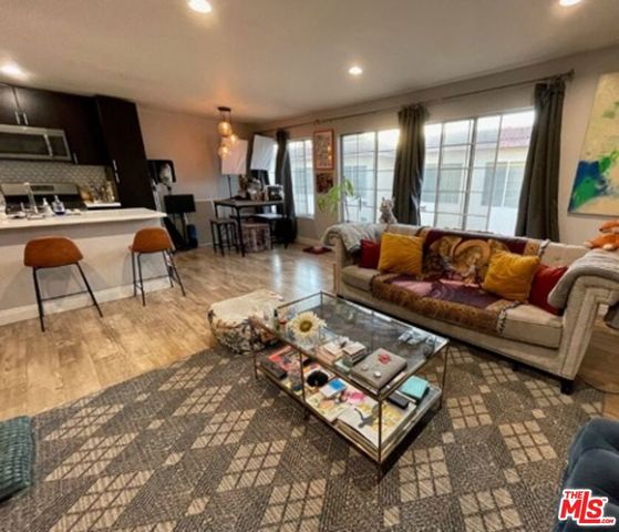 18640 Collins Street 216, Tarzana, CA 91356