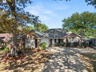 1103 Ashbourne LN, Longview, TX 75605