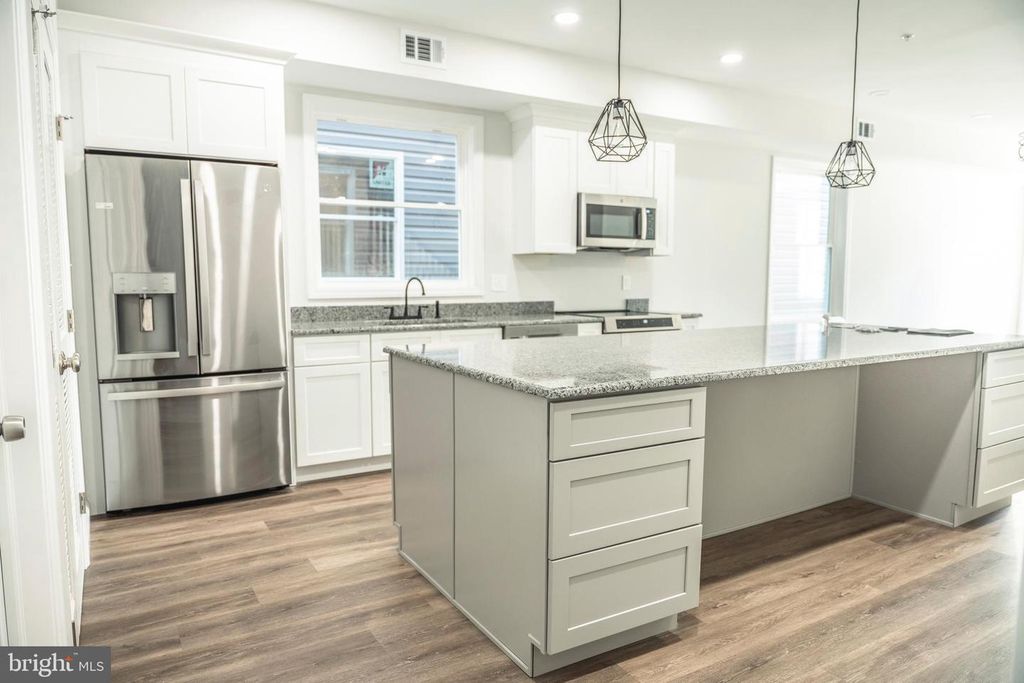 Image 1 of property listing at 303 ARCH ST, Cumberland, MD 21501