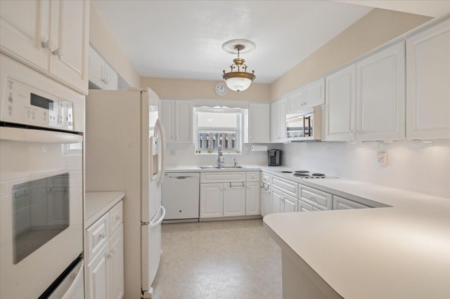 611 SE 11th Street, Pompano Beach, FL 33060