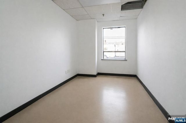 29 Grove Street, South Hackensack, NJ 07606