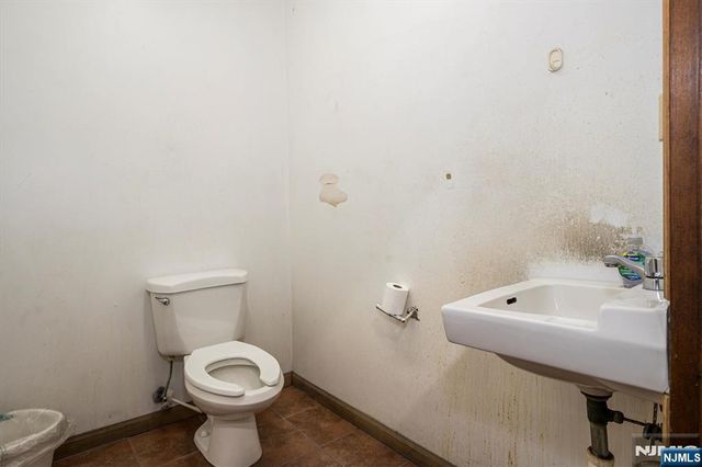 29 Grove Street, South Hackensack, NJ 07606