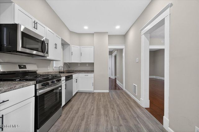 35 James Street, Schenectady, NY 12304