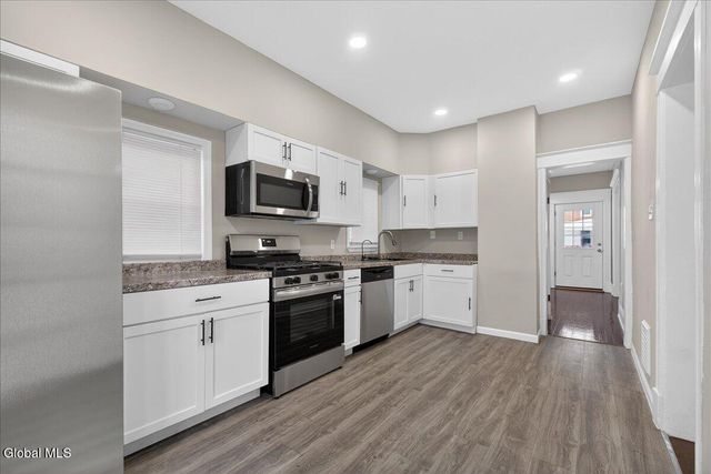 35 James Street, Schenectady, NY 12304