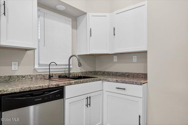 35 James Street, Schenectady, NY 12304