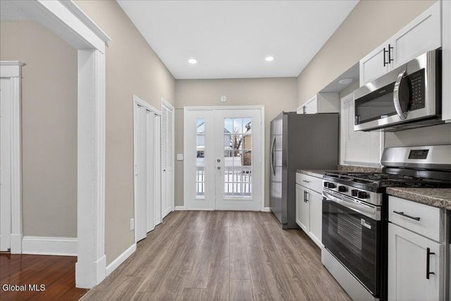 35 James Street, Schenectady, NY 12304