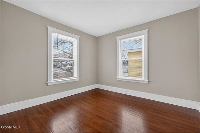 35 James Street, Schenectady, NY 12304