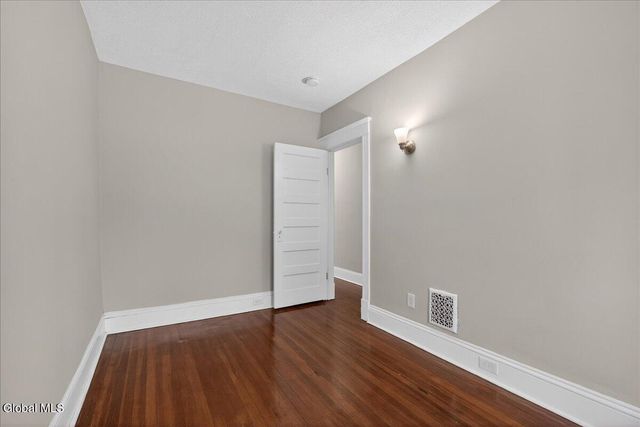 35 James Street, Schenectady, NY 12304