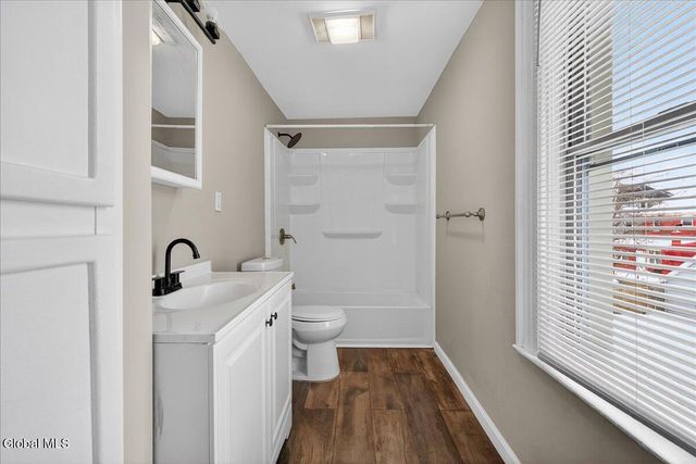 35 James Street, Schenectady, NY 12304