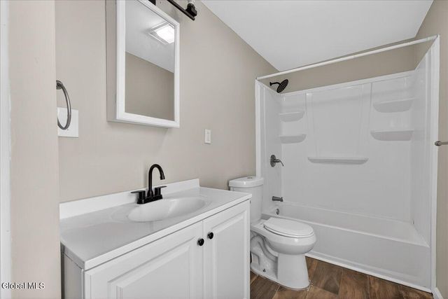 35 James Street, Schenectady, NY 12304