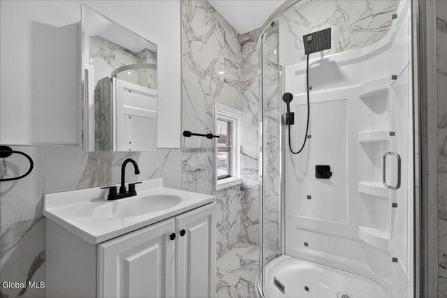 35 James Street, Schenectady, NY 12304