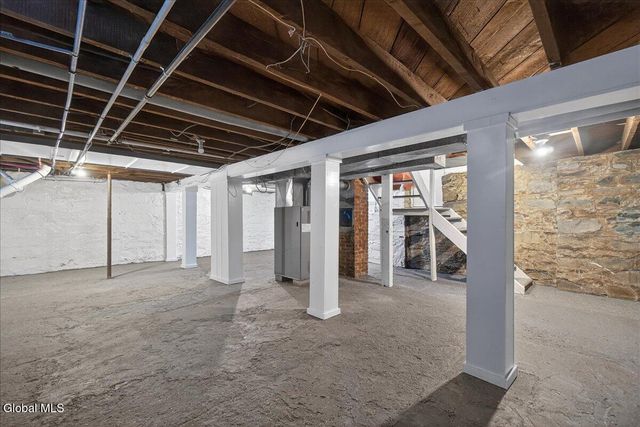 35 James Street, Schenectady, NY 12304