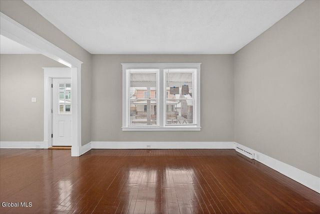 35 James Street, Schenectady, NY 12304