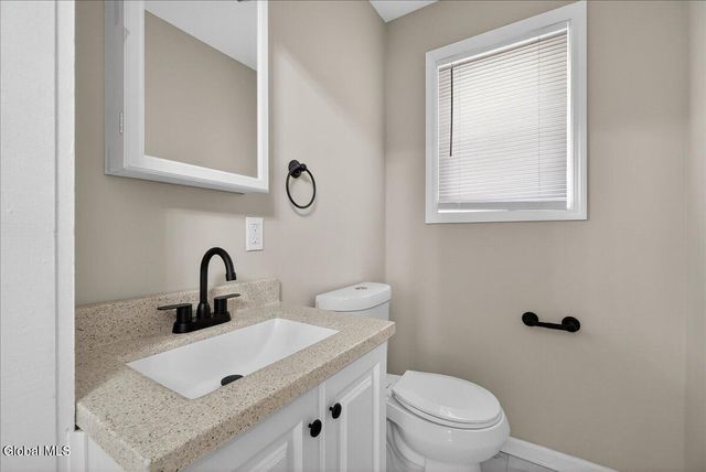 35 James Street, Schenectady, NY 12304